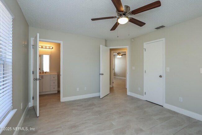 Building Photo - 3550 Caroline Vale Blvd