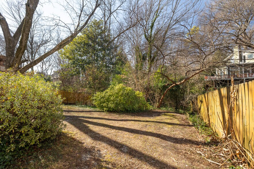 Building Photo - 300 Oxford Pl NE