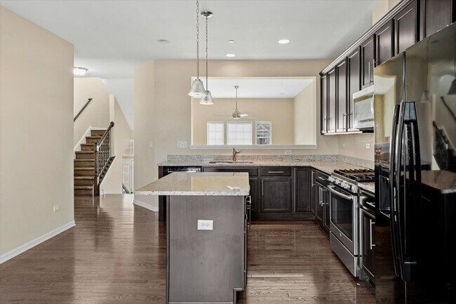 Building Photo - 2942 Madison Dr