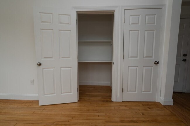 Building Photo - 11 Park St