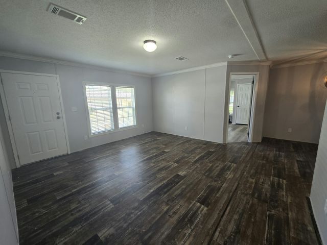 Building Photo - 1400 Banana Rd