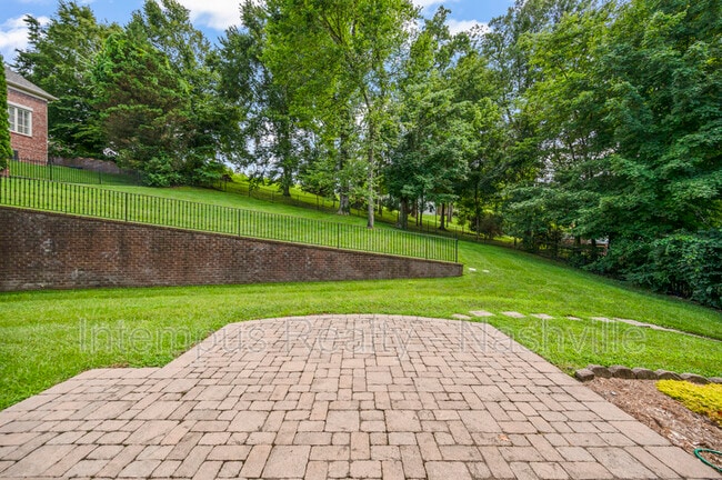 Building Photo - 7 Crooked Stick Ln