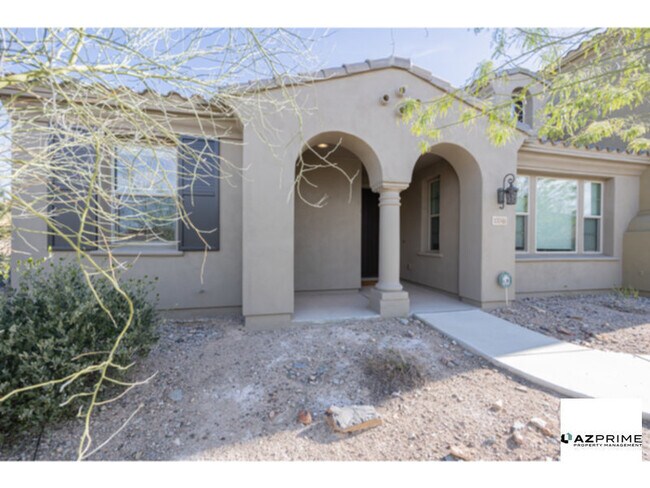 Building Photo - Welcome to this Exquisite 2/2 Scottsdale Home Nestled in a Gated Community!