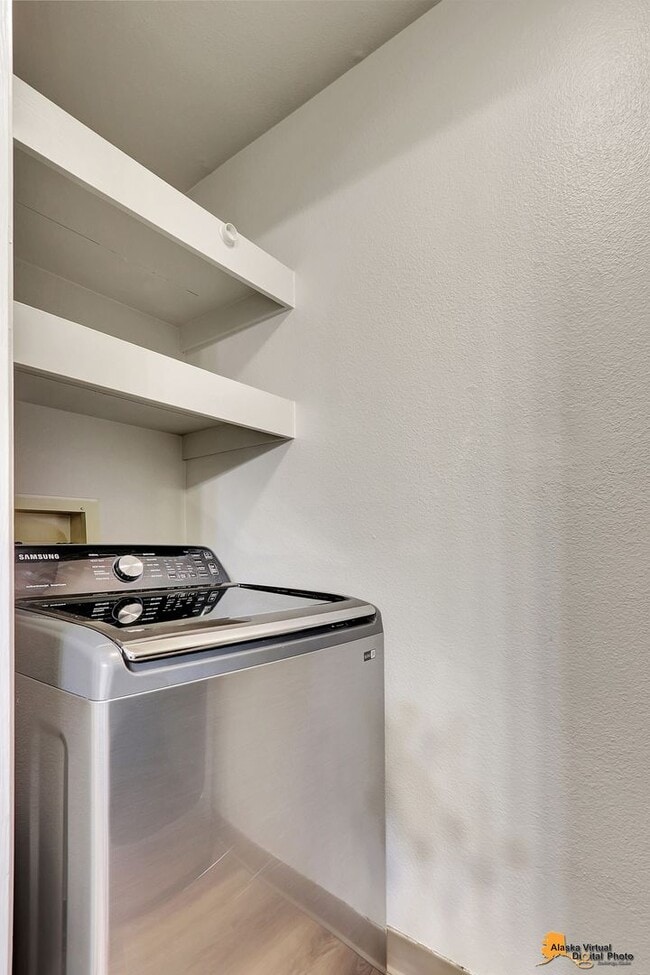 Building Photo - Charming 3 Bedroom Ranch Style Home in East Anchorage