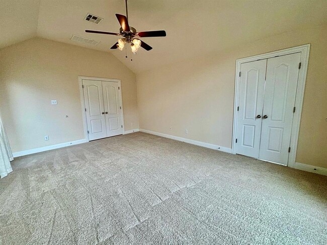 Building Photo - 2501 Speidel Dr