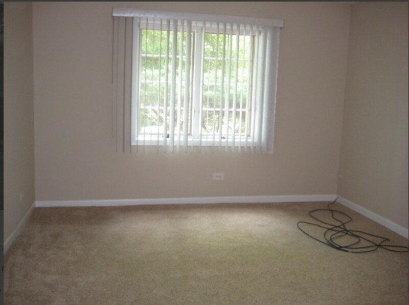 Building Photo - 5580 Wolf Rd