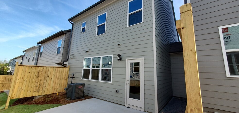 Building Photo - 116 Addison Way