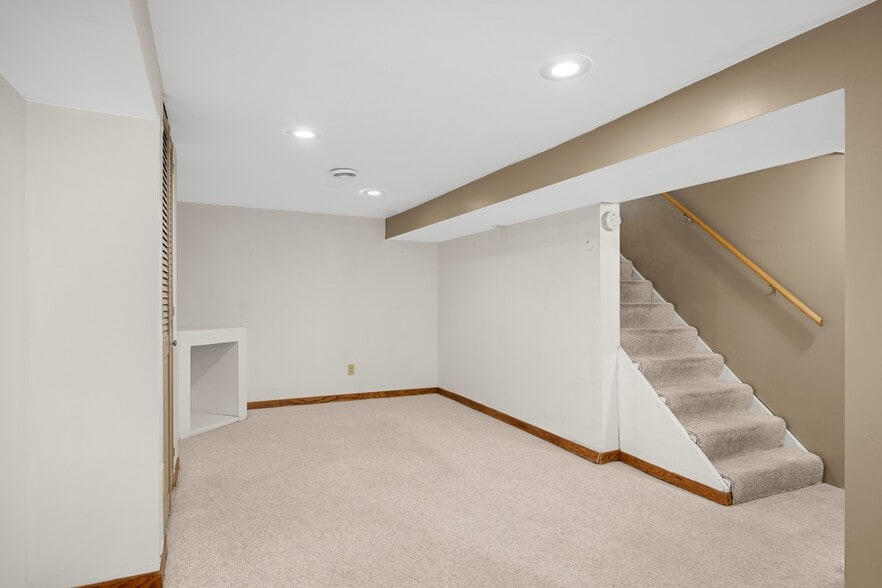 Building Photo - 2820 Idaho Ave S