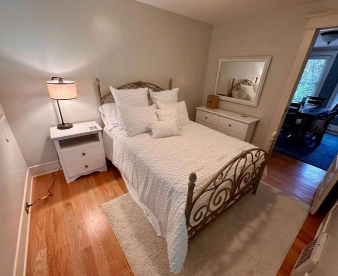 Building Photo - 919 N Lawrence St