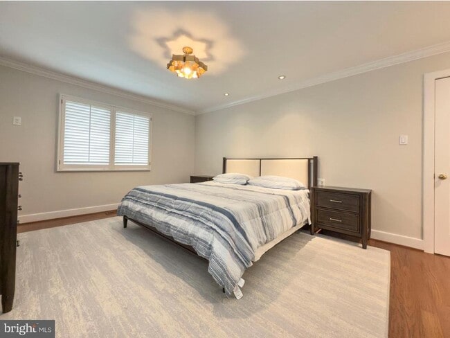 Building Photo - 42 Greythorne Woods Cir