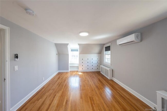 Building Photo - 126 Park Ave