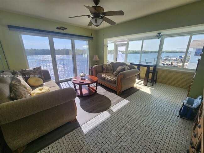 Building Photo - 2106 N Ocean Dr