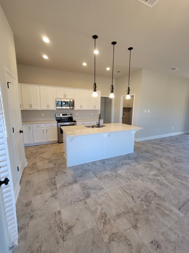 Building Photo - 1084 Stella Rd