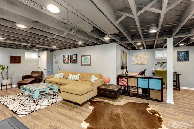 Building Photo - 230 Highland Dr