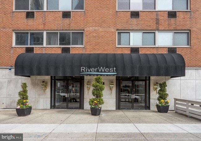 Building Photo - 2101 Chestnut St