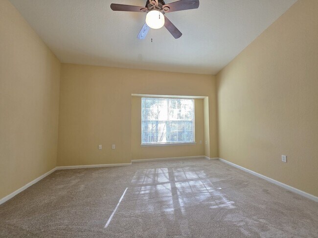 Building Photo - FOR RENT, 2 bedroom 2.5 bathroom townhouse