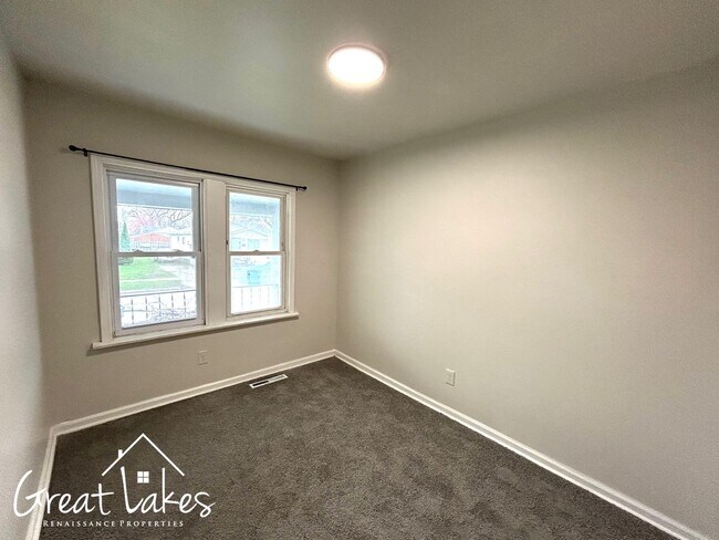 Building Photo - Beautiful two bedroom Warren house for rent!