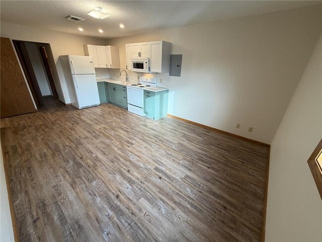 Building Photo - 314 5th St SW