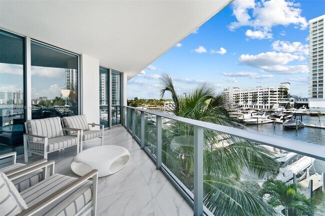 Building Photo - 17111 Biscayne Blvd