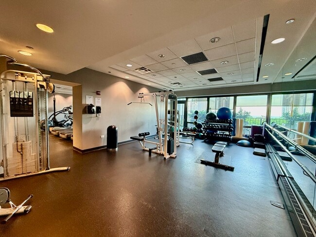 Building Photo - 130 N Garland Ct