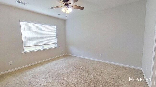 Building Photo - 22 Crestwood Pnes Trl
