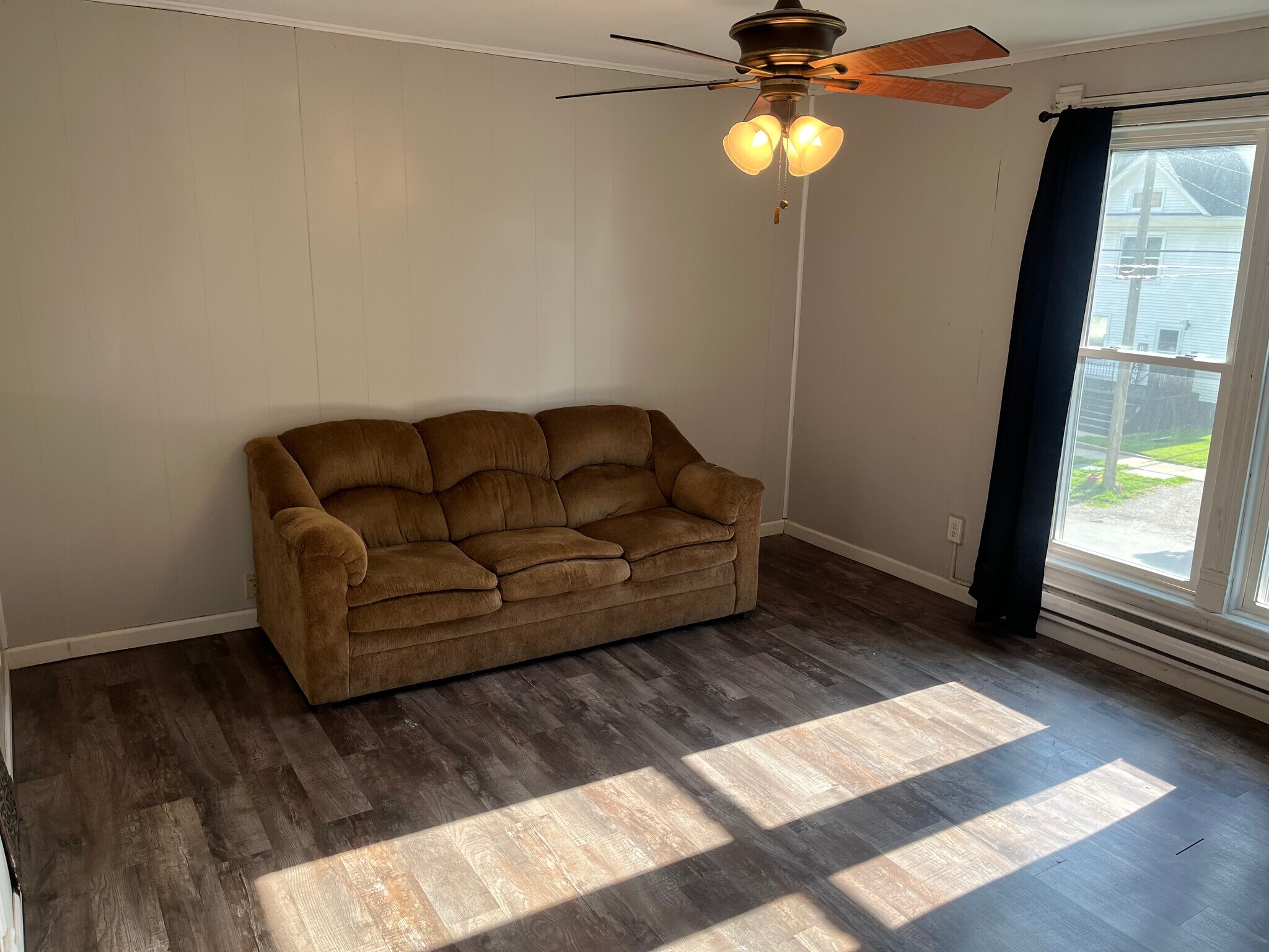 Living Room - 206 S Monroe St