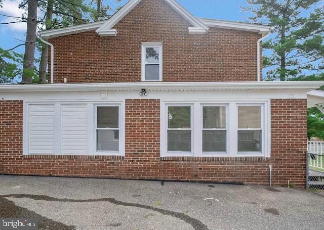 Building Photo - 8700 Maple Ave