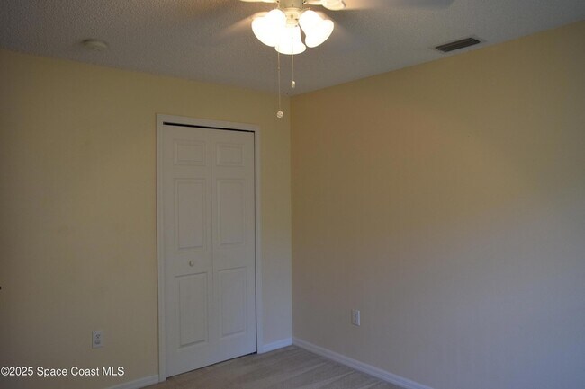 Building Photo - 142 Brescia St NE