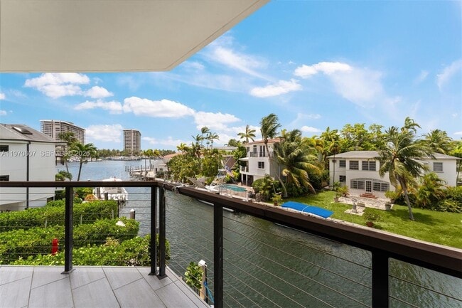 Building Photo - 3560 W Fairview St