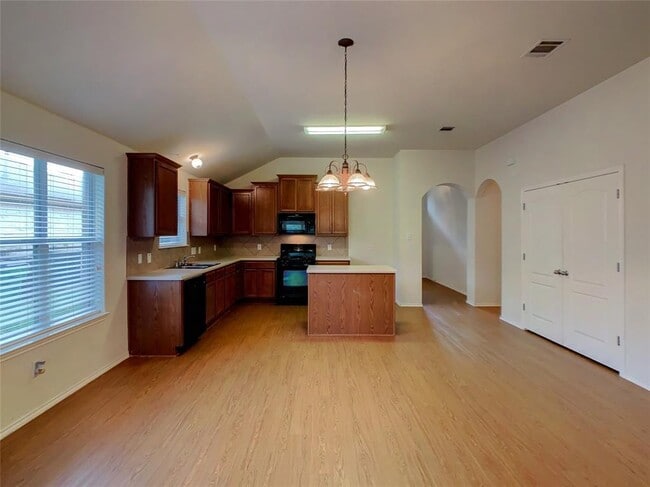 Building Photo - 1108 Alexandria Way