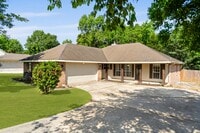 Building Photo - 87133 Golf Club Dr