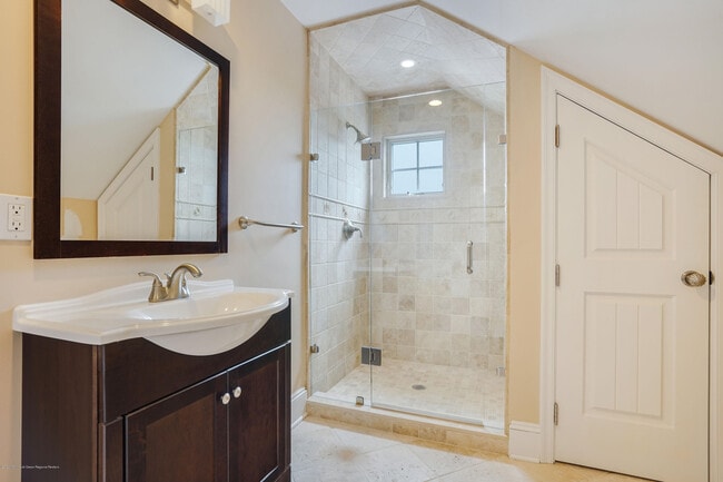 Building Photo - 108 Neptune Pl