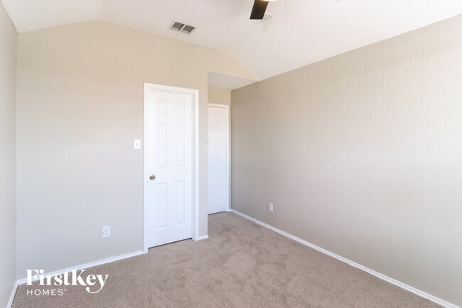 Building Photo - 10316 Lake Brook Dr