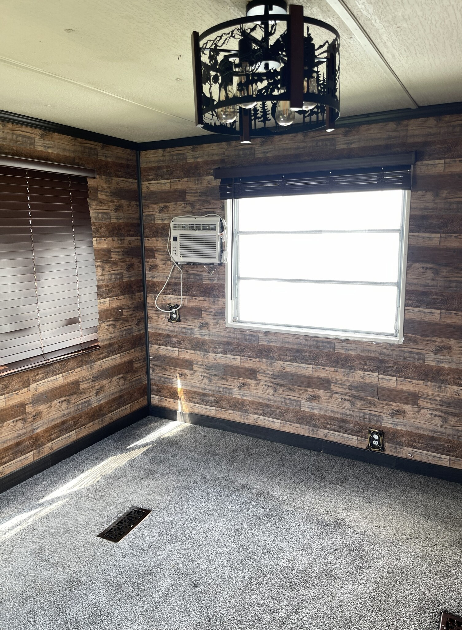 Building Photo - 984 Caldwell Ave