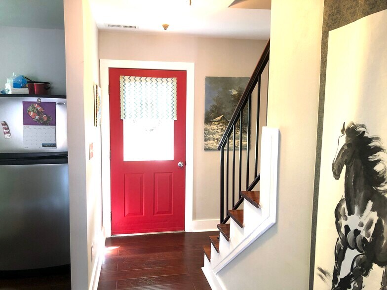 Building Photo - 67 Woodlake Dr