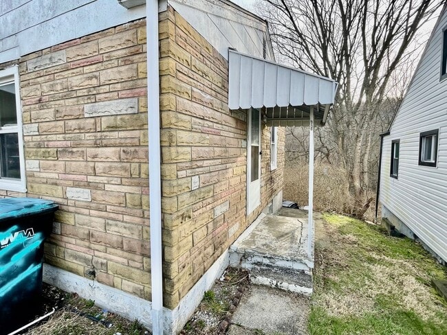 Building Photo - 2 bed 1 Bath- Aliquippa PA