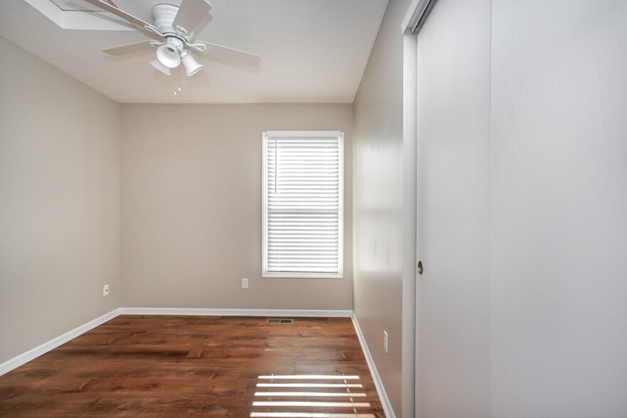 Building Photo - 121 Welshmore Dr