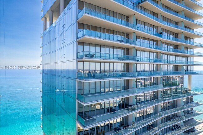 Building Photo - 18501 Collins Ave