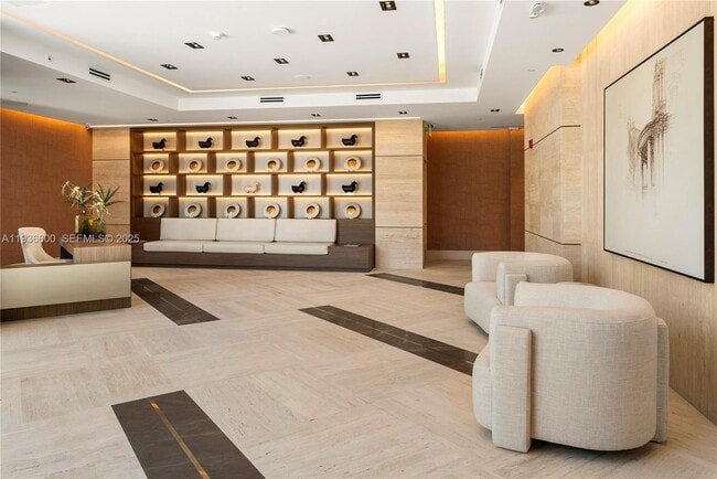 Building Photo - 701 Valencia Ave