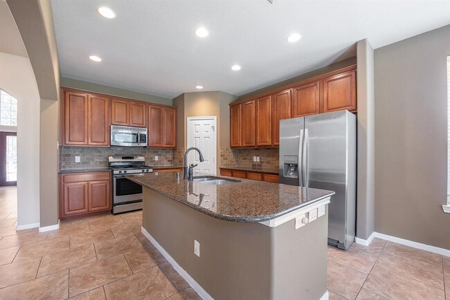 Building Photo - 158 Rocky Point Dr