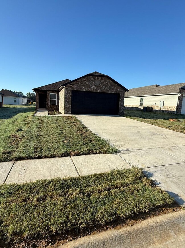 Building Photo - *March Rent FREE - NO HIDDEN FEES!* BRAND NEW Three Bedroom | Two Bathroom Home in Cabot