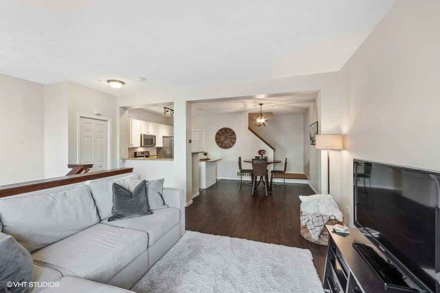 Living Room - 939 Fairfield Way