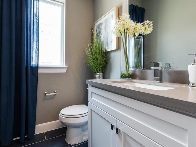 Building Photo - 310 Jensen Dr