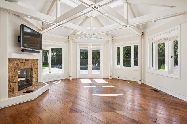 Building Photo - 39 Faxon Rd