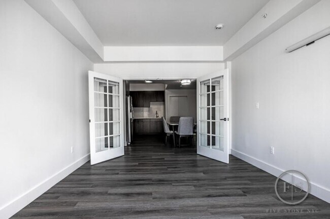 Building Photo - 5 bedroom in BRONX NY 10458
