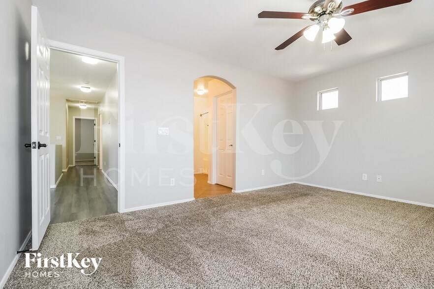 Building Photo - 1167 S 225th Ln