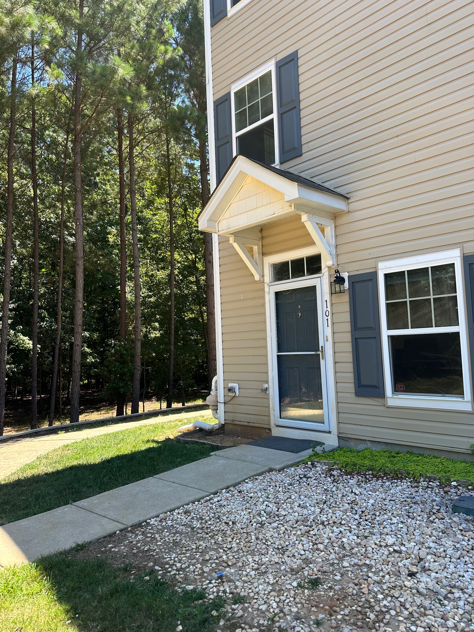 Building Photo - 2230 Valley Edge Dr