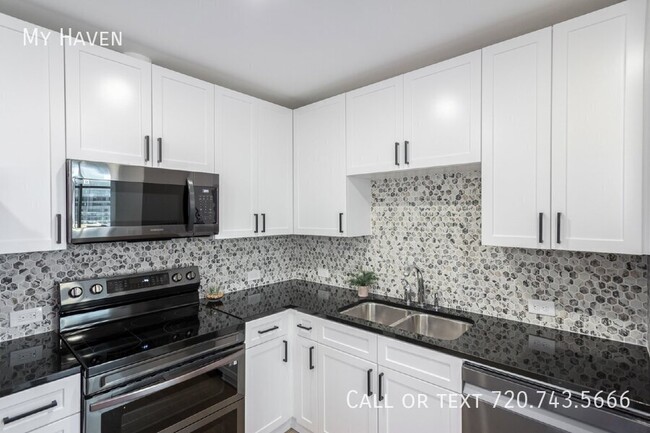 Building Photo - Beautifully renovated corner unit at prest...