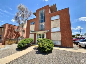 Building Photo - 1320 Macon St