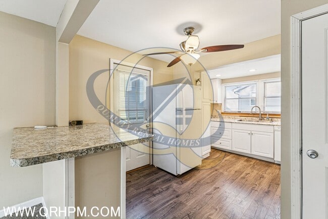 Building Photo - Available Now on Lake Fenton!!!